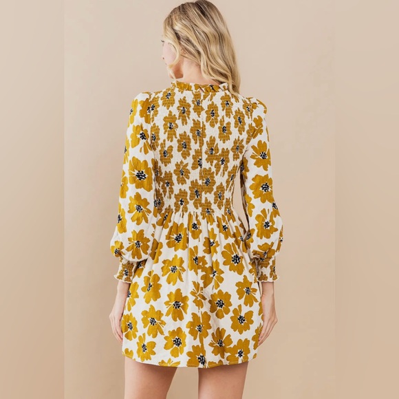 Women's Floral Printed Long Sleeve Mini Dress - Picture 4 of 5
